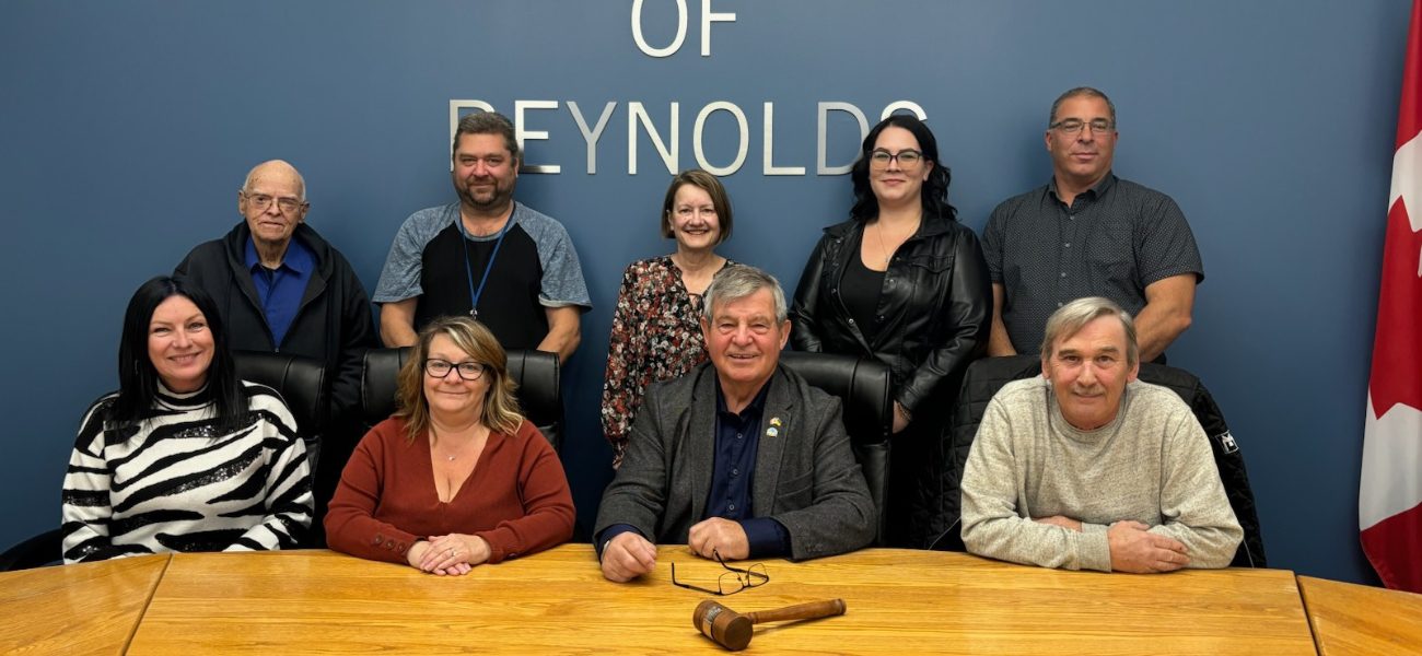 Group photo of the 2022 to 2026 Elected Council and Chief Administrative Officer.